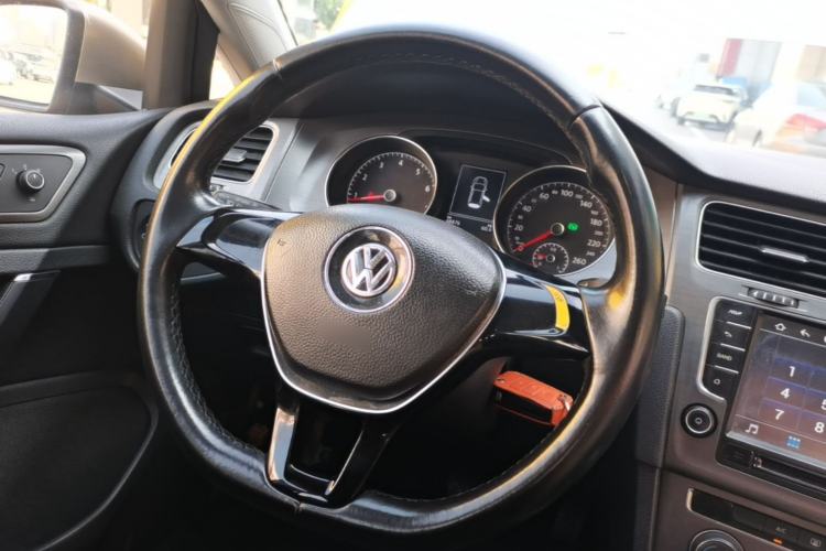 Used Volkswagen Golf 2015 1.6L Automatic Comfort Model Steering Wheel