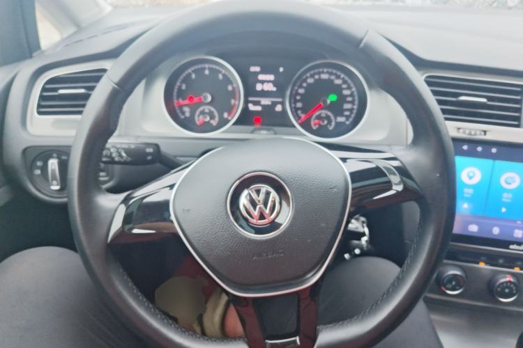Used Volkswagen Golf 2015 1.6L Automatic Comfort Model Steering Wheel