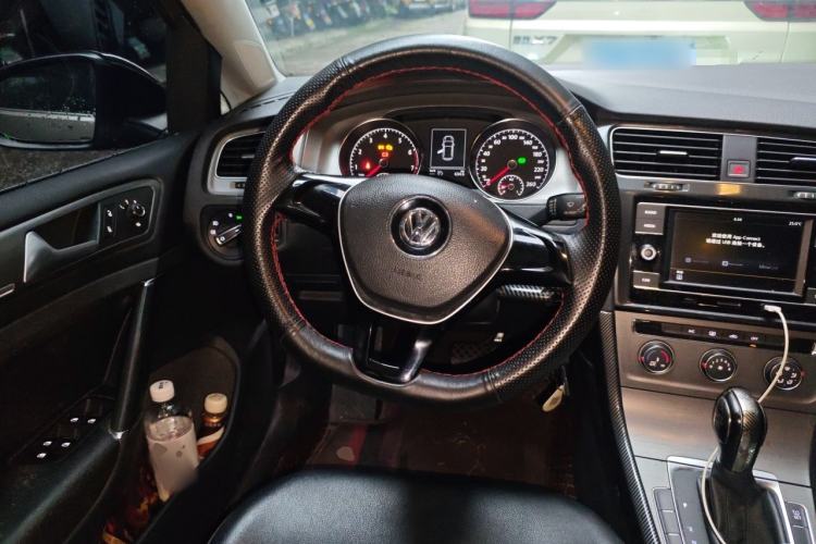 Used Volkswagen Golf 2015 1.4TSI Automatic Comfort Model Steering Wheel