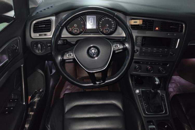 Used Volkswagen Golf 2015 1.4TSI Automatic Luxury Model Steering Wheel