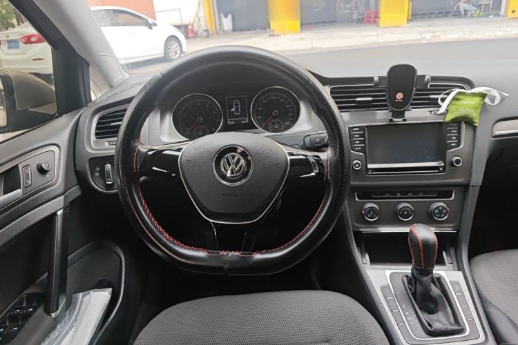 Used Volkswagen Golf 2015 1.4TSI Automatic Comfort Model Steering Wheel