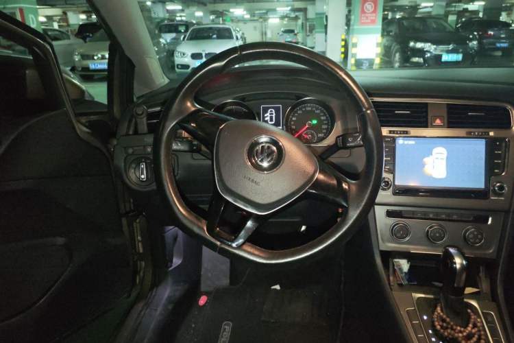 Used Volkswagen Golf 2015 1.4TSI Automatic Comfort Model Steering Wheel