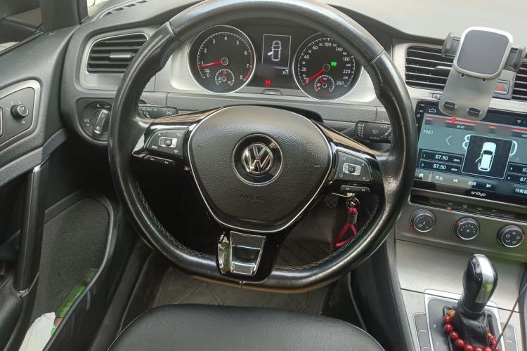 Used Volkswagen Golf 2015 1.6L Automatic Comfort Model Steering Wheel