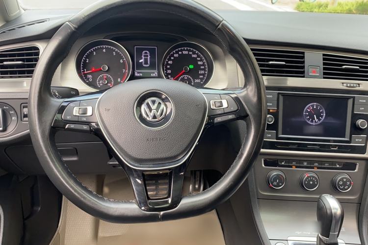 Used Volkswagen Golf 2015 1.4TSI Automatic Luxury Model Steering Wheel
