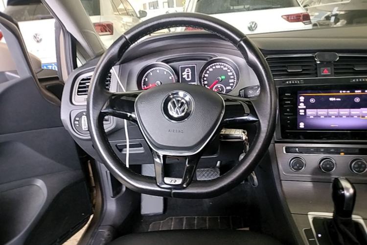 Used Volkswagen Golf 2015 1.4TSI Automatic Comfort Model Steering Wheel
