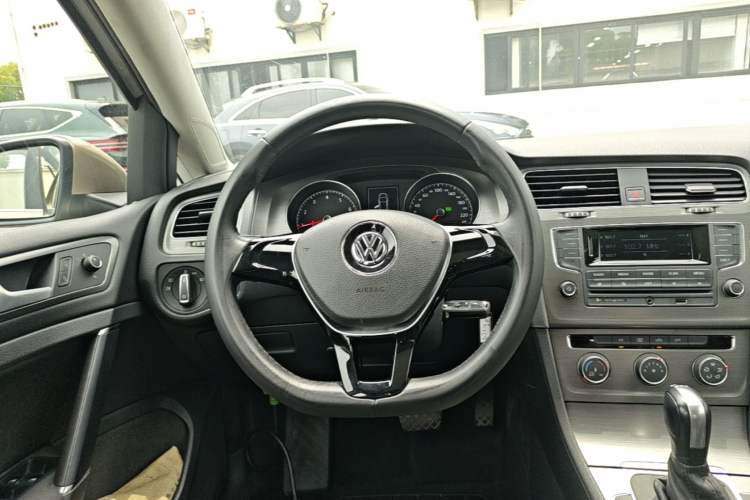 Used Volkswagen Golf 2015 1.4TSI Automatic Comfort Model Steering Wheel