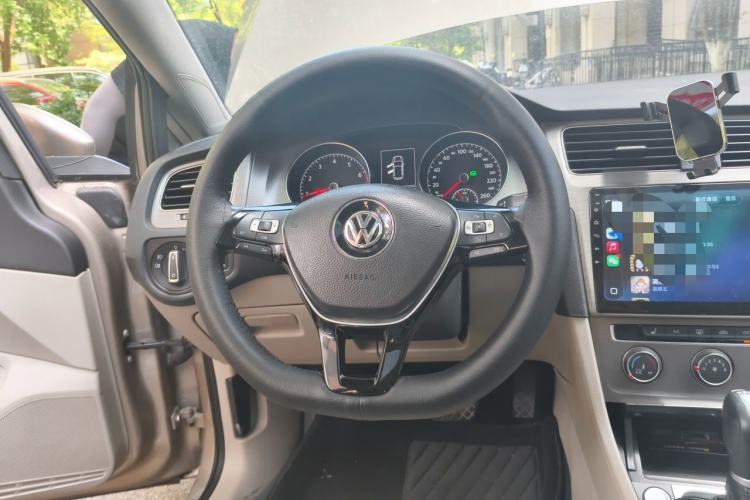 Used Volkswagen Golf 2015 1.4TSI Automatic Luxury Model Steering Wheel