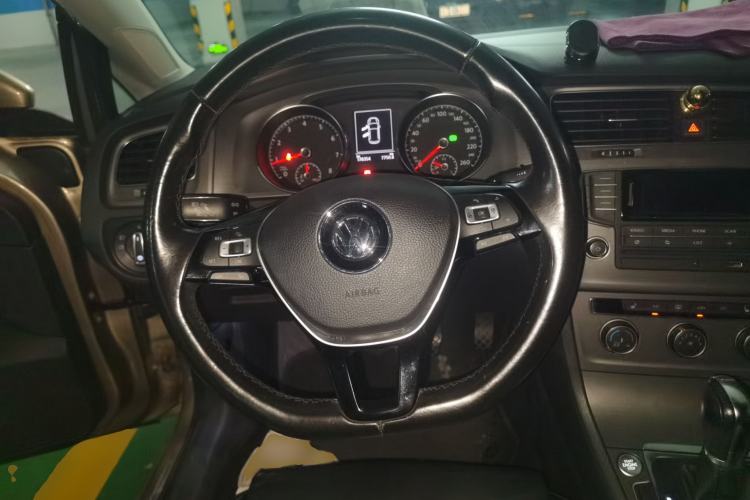 Used Volkswagen Golf 2015 1.4TSI Automatic Luxury Model Steering Wheel