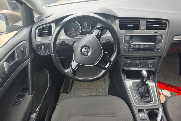Used Volkswagen Golf 2015 1.4TSI Automatic Comfort Model Steering Wheel