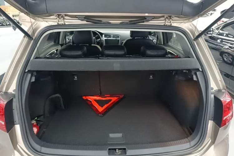 Used Volkswagen Golf 2015 1.4TSI Automatic Comfort Model Trunk