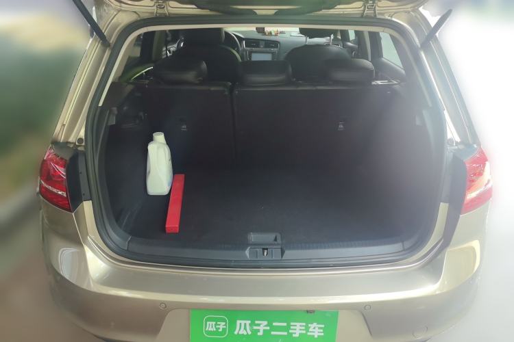 Used Volkswagen Golf 2015 1.6L Automatic Fashion Model Trunk
