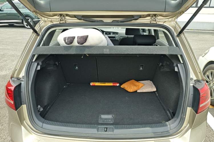 Used Volkswagen Golf 2015 1.4TSI Automatic Comfort Model Trunk