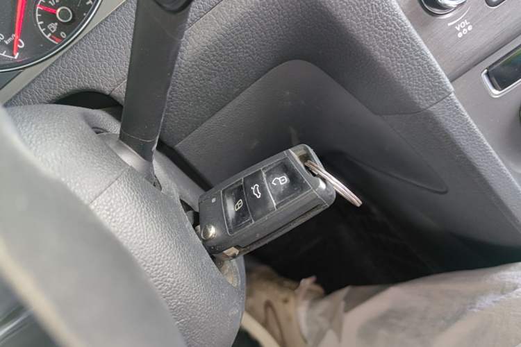Used Volkswagen Golf 2015 1.6L Automatic Comfort Model Vehicle Key
