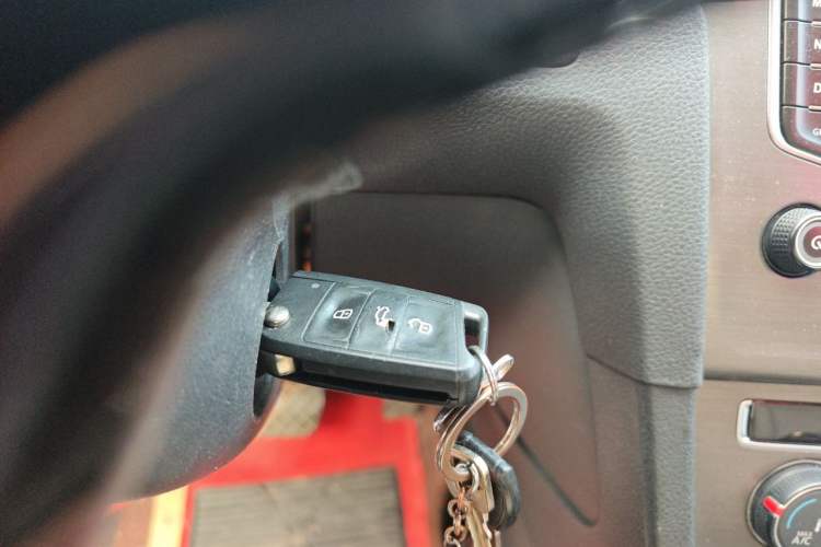 Used Volkswagen Golf 2015 1.4TSI Automatic Comfort Model Vehicle Key