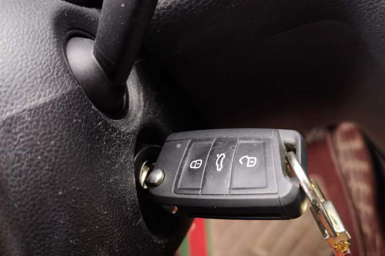 Used Volkswagen Golf 2015 1.6L Automatic Fashion Model Vehicle Key