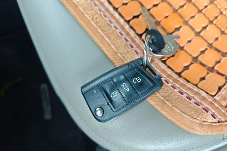 Used Volkswagen Golf 2015 1.6L Automatic Comfort Model Vehicle Key