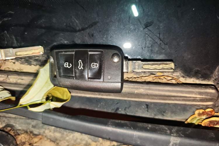 Used Volkswagen Golf 2015 1.6L Automatic Comfort Model Vehicle Key