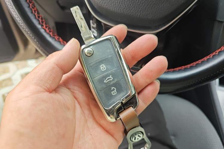 Used Volkswagen Golf 2015 1.4TSI Automatic Comfort Model Vehicle Key