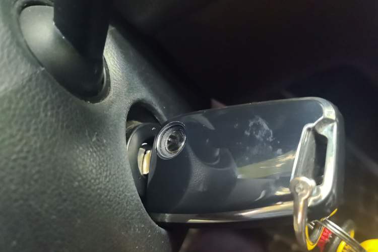 Used Volkswagen Golf 2015 1.6L Automatic Fashion Model Vehicle Key