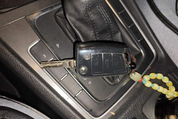 Used Volkswagen Golf 2015 1.6L Automatic Fashion Model Vehicle Key