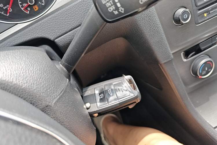 Used Volkswagen Golf 2015 1.4TSI Automatic Comfort Model Vehicle Key