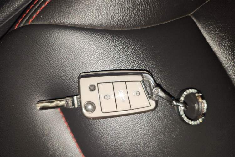Used Volkswagen Golf 2015 1.6L Automatic Comfort Model Vehicle Key