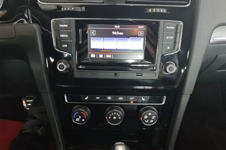 Used Volkswagen Golf 2016 1.4TSI Automatic R-Line Audio And AC Panel