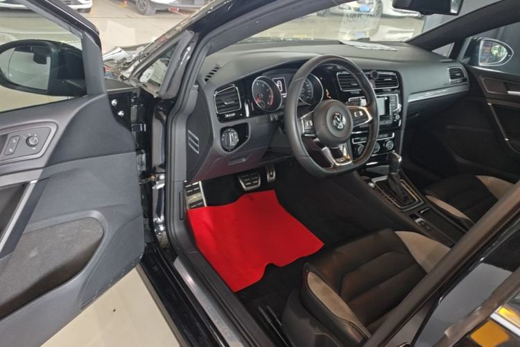 Used Volkswagen Golf 2016 1.4TSI Automatic R-Line Driver Seat