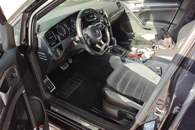 Used Volkswagen Golf 2016 1.4TSI Automatic R-Line Driver Seat
