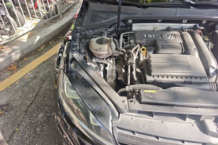 Used Volkswagen Golf 2016 1.4TSI Automatic R-Line Engine Bay Right
