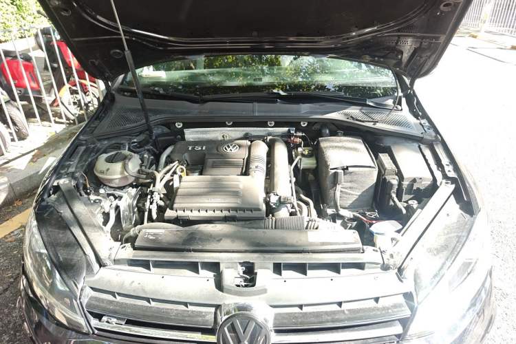 Used Volkswagen Golf 2016 1.4TSI Automatic R-Line Engine Bay