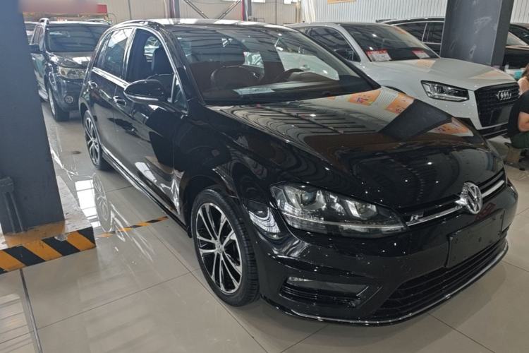 Used Volkswagen Golf 2016 1.4TSI Automatic R-Line Front Right 45 Deg