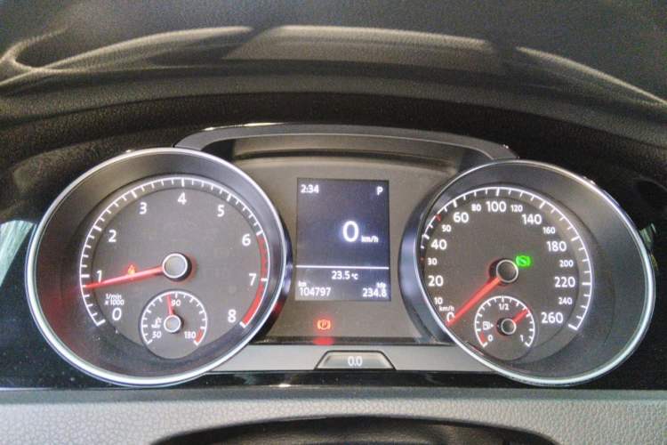 Used Volkswagen Golf 2016 1.4TSI Automatic R-Line Instrument Cluster