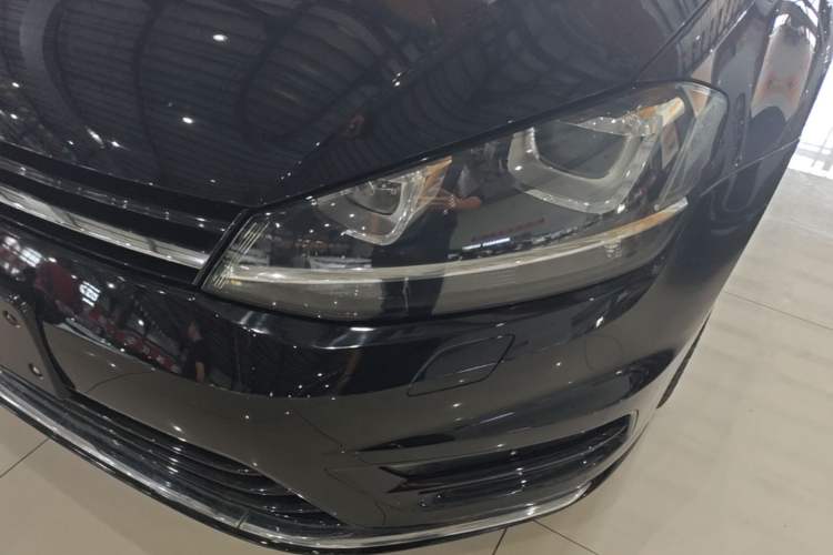 Used Volkswagen Golf 2016 1.4TSI Automatic R-Line Left Front Headlight