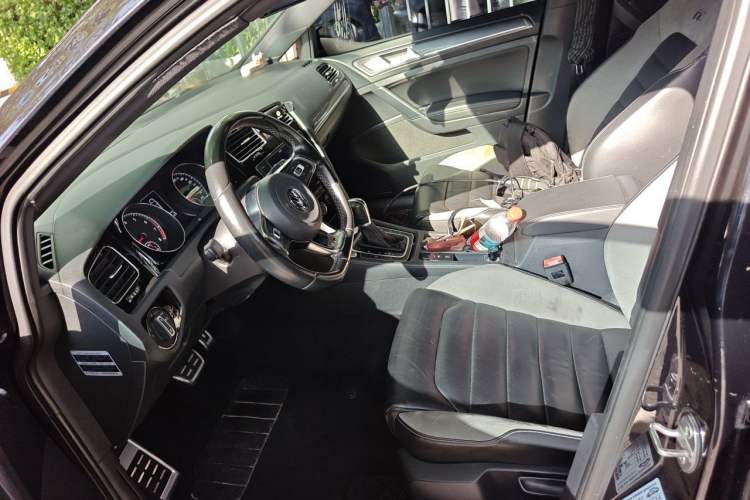 Used Volkswagen Golf 2016 1.4TSI Automatic R-Line Left Front Seat
