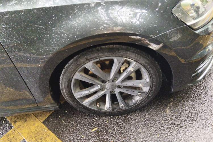 Used Volkswagen Golf 2016 1.4TSI Automatic R-Line Right Front Wheel Hub