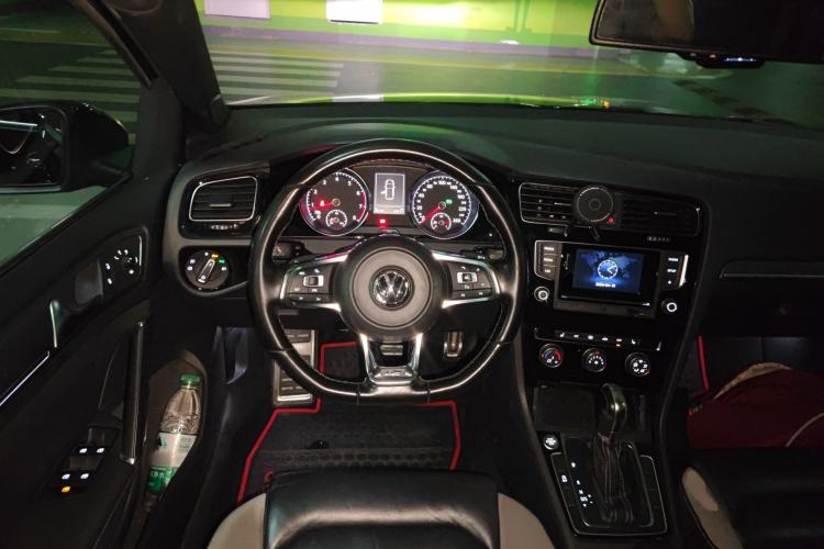 Used Volkswagen Golf 2016 1.4TSI Automatic R-Line Steering Wheel