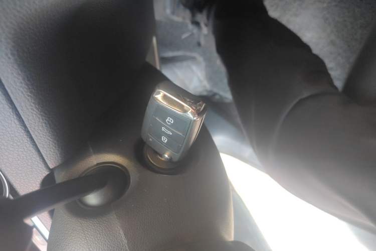 Used Volkswagen Golf 2016 1.4TSI Automatic R-Line Vehicle Key