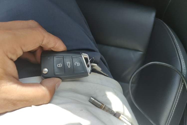 Used Volkswagen Golf 2016 2.0 TSI R Travel Edition Vehicle Key