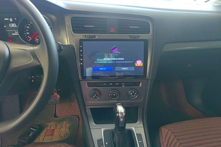 Used Volkswagen Golf 2016 1.6L Automatic Fashion Model Audio And AC Panel