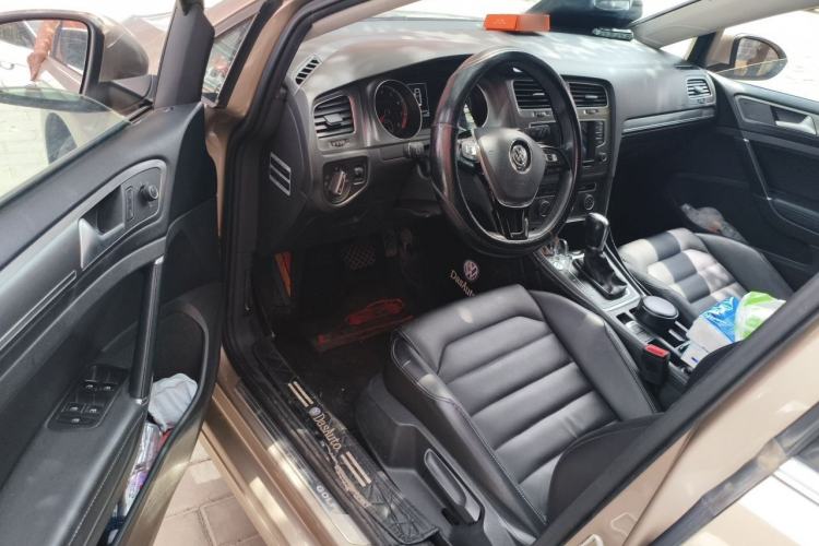 Used Volkswagen Golf 2016 230TSI Automatic Luxury Version Driver Seat
