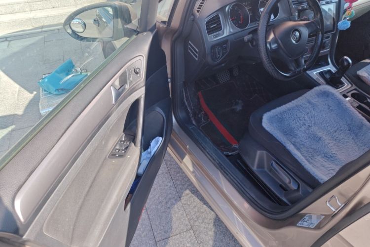 Used Volkswagen Golf 2016 1.6L Automatic Fashion Model Driver Seat