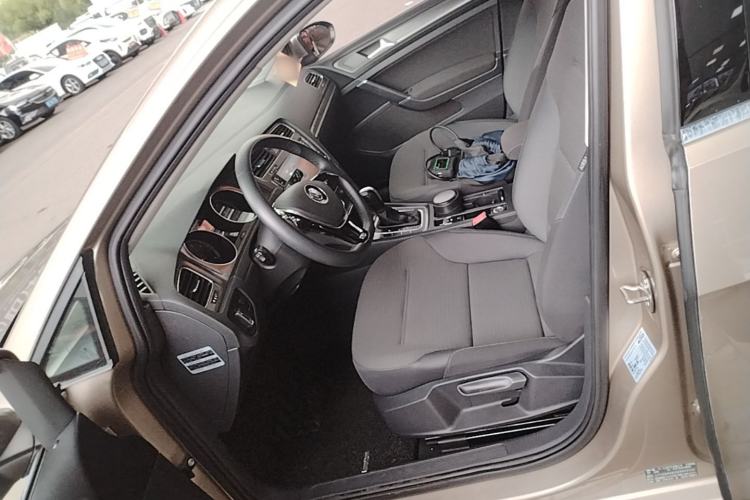 Used Volkswagen Golf 2016 1.6L Automatic Comfort Model Driver Seat