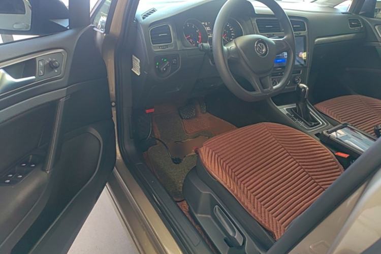 Used Volkswagen Golf 2016 1.6L Automatic Fashion Model Driver Seat
