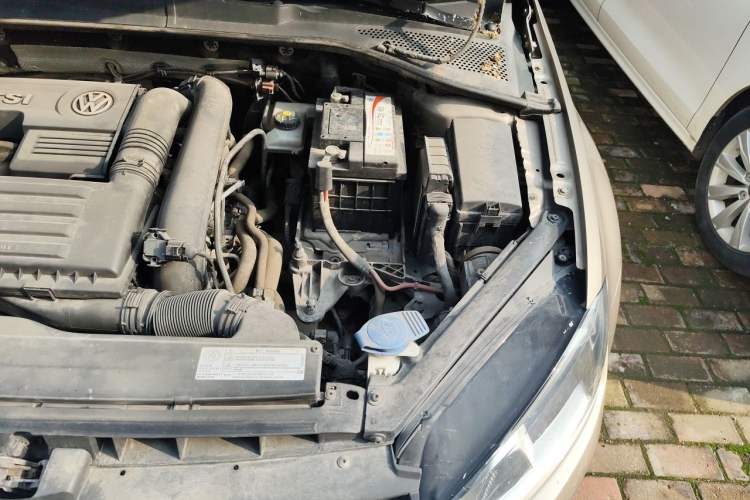 Used Volkswagen Golf 2016 230TSI Automatic Comfort Version Engine Bay Left