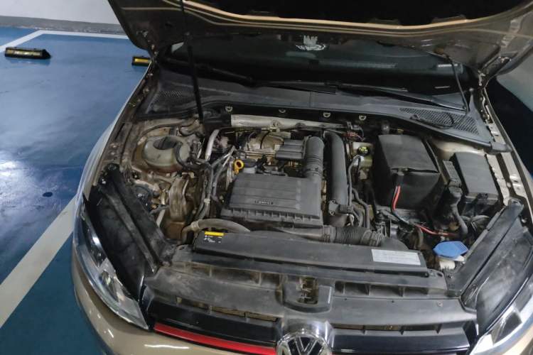 Used Volkswagen Golf 2016 230TSI Automatic Luxury Version Engine Bay Right