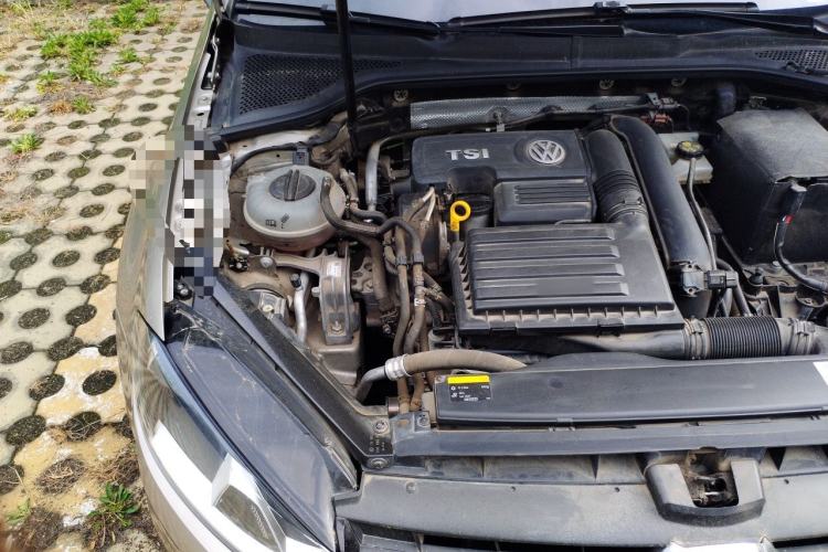 Used Volkswagen Golf 2016 230TSI Automatic Luxury Version Engine Bay Right