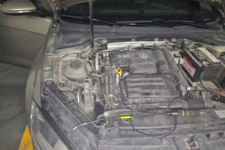 Used Volkswagen Golf 2016 230TSI Automatic Comfort Version Engine Bay Right