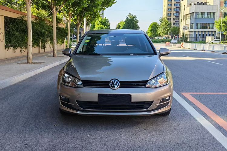 Used Volkswagen Golf 2016 1.6L Manual Fashion Edition Exterior 1
