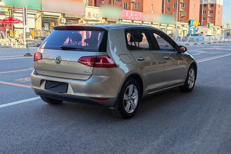 Used Volkswagen Golf 2016 1.6L Manual Fashion Edition Exterior 2